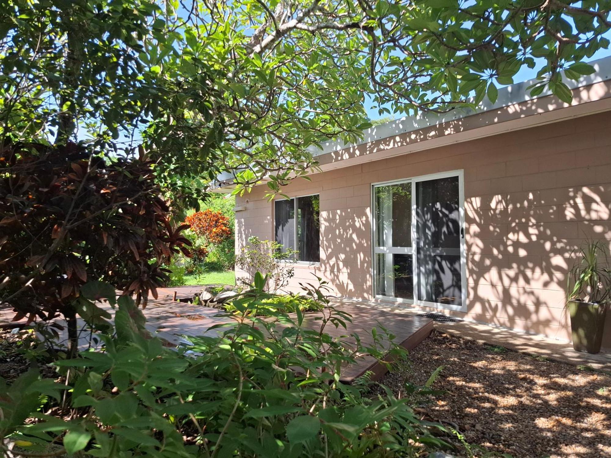 J & Ella'S Holiday House - 1 Bedroom, 1 Bathroom Home Cooktown Exterior foto